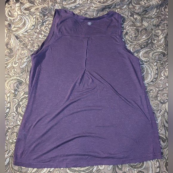 Gaiam Floral Tank Top 💜 - Picture 2 of 6